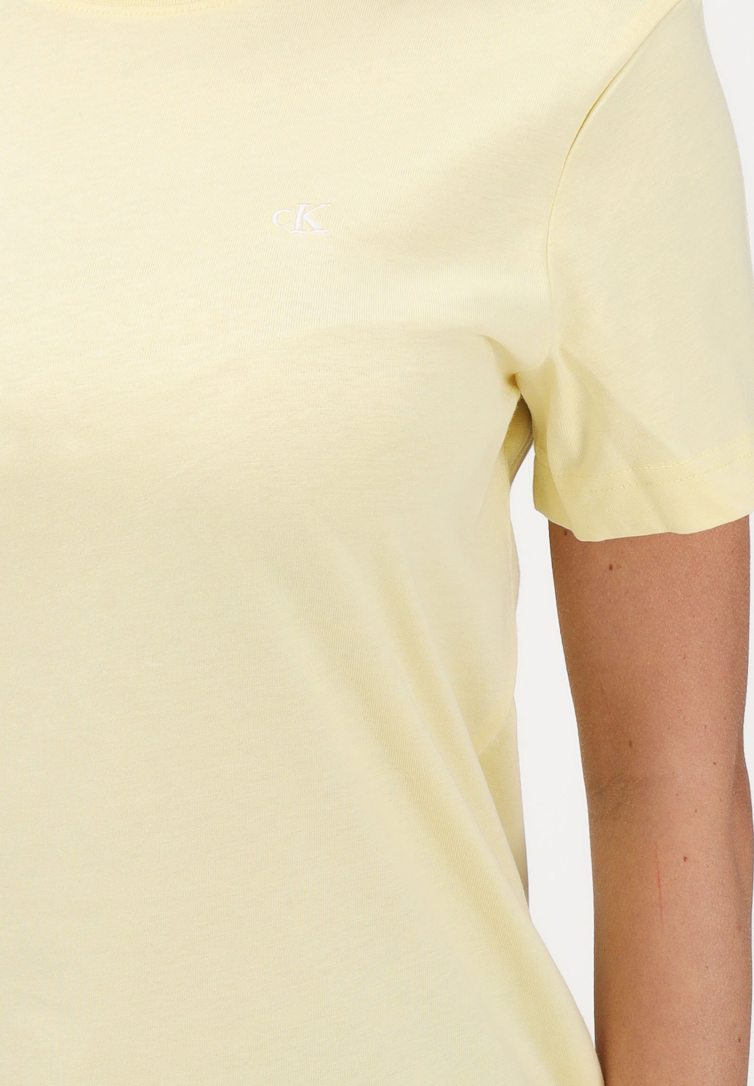 CALVIN KLEIN JEANS T-shirt a manica corta gialla da donna con logo LV047B224G 4MY CALVIN KLEIN JEANS 