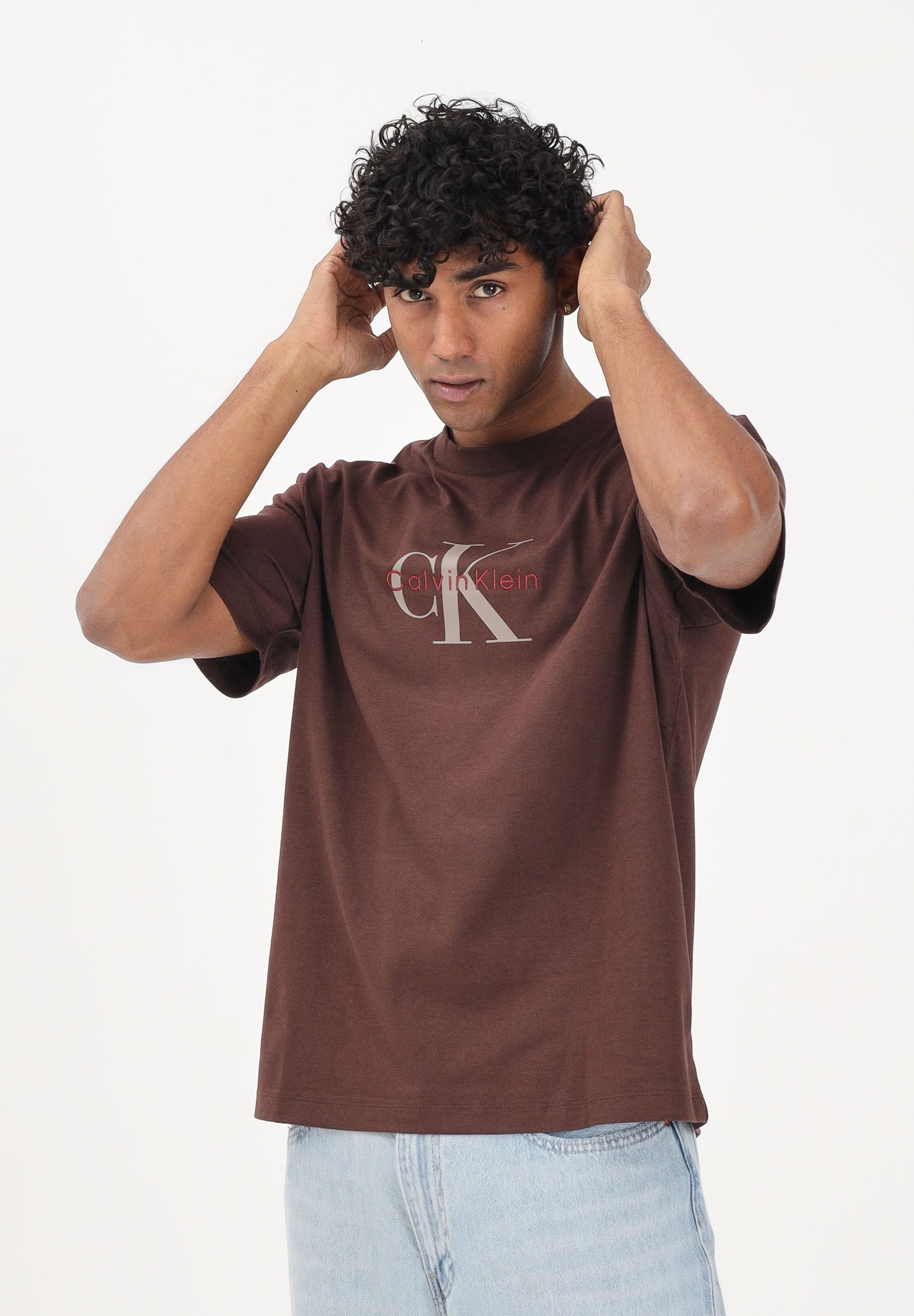 CALVIN KLEIN JEANS T-shirt a manica corta marrone cioccolato da uomo con stampa logo LV04RB862G2IN . CALVIN KLEIN JEANS 