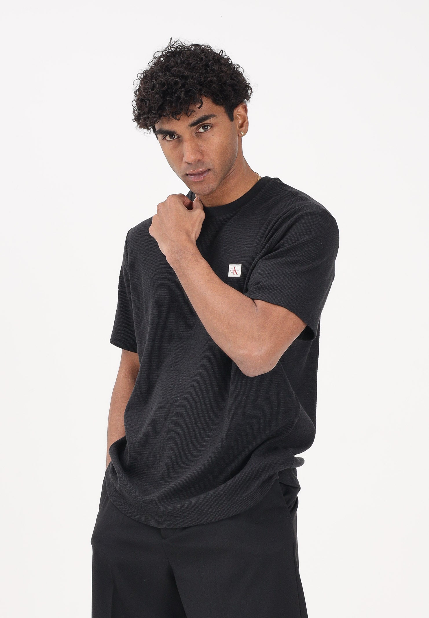 CALVIN KLEIN JEANS T-shirt a manica corta nera da uomo con patch logo LV04RD008G UB1 CALVIN KLEIN JEANS 