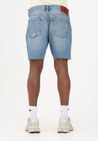 CALVIN KLEIN JEANS Shorts in denim chiaro da uomo con leggere abrasioni e piccoli strappi decorativi LV04RF790G XBI CALVIN KLEIN JEANS 