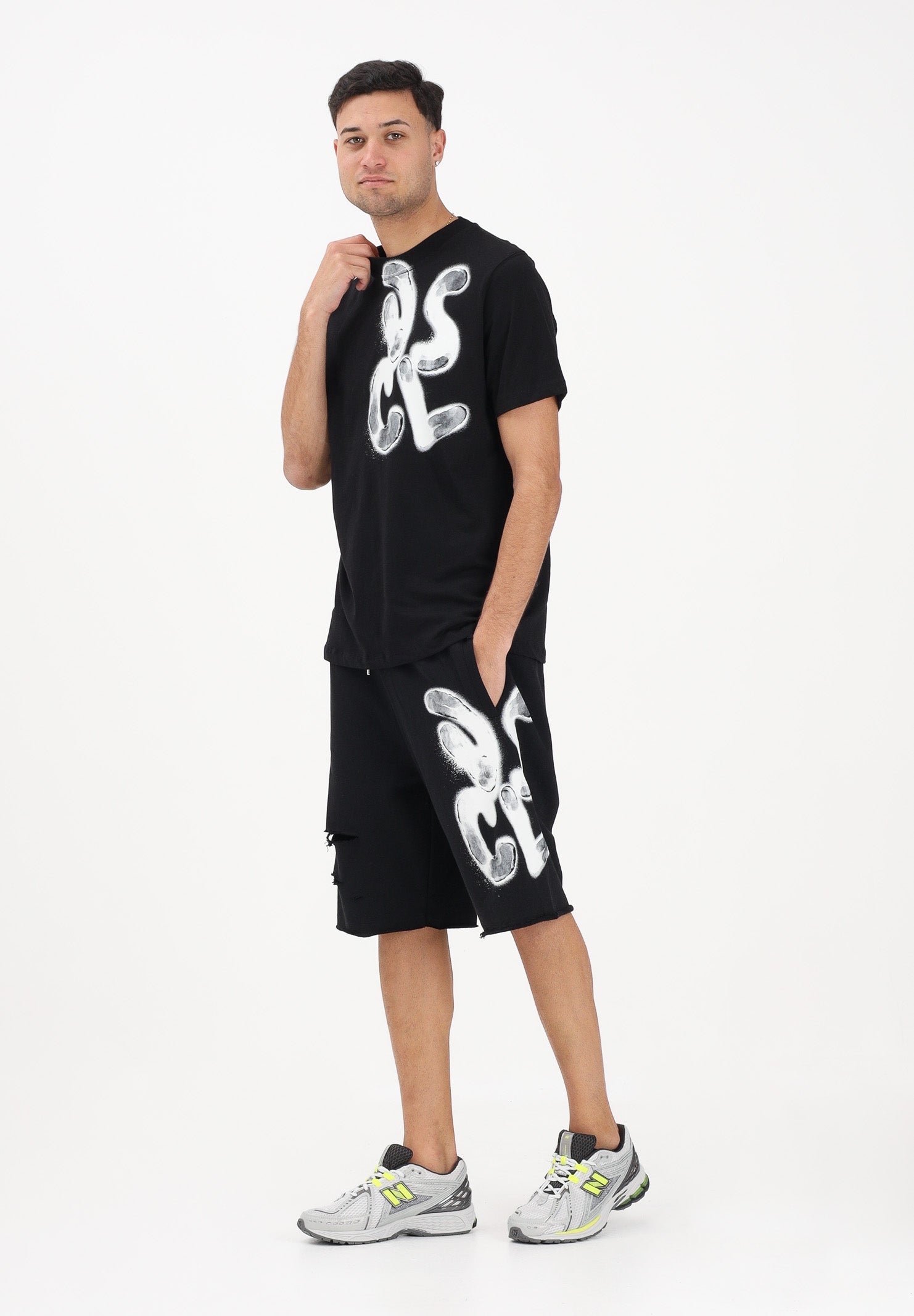 DISCLAIMER Shorts sportivo nero da uomo con logo 26EDS55435 NE DISCLAIMER 