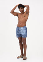 DSQUARED2 Shorts mare blu da uomo con stampa monogram effetto denim D7B626810 454 DSQUARED2 
