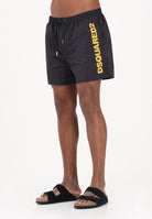 DSQUARED2 Shorts mare nero da uomo con stampa logo D7B646600 014 DSQUARED2 