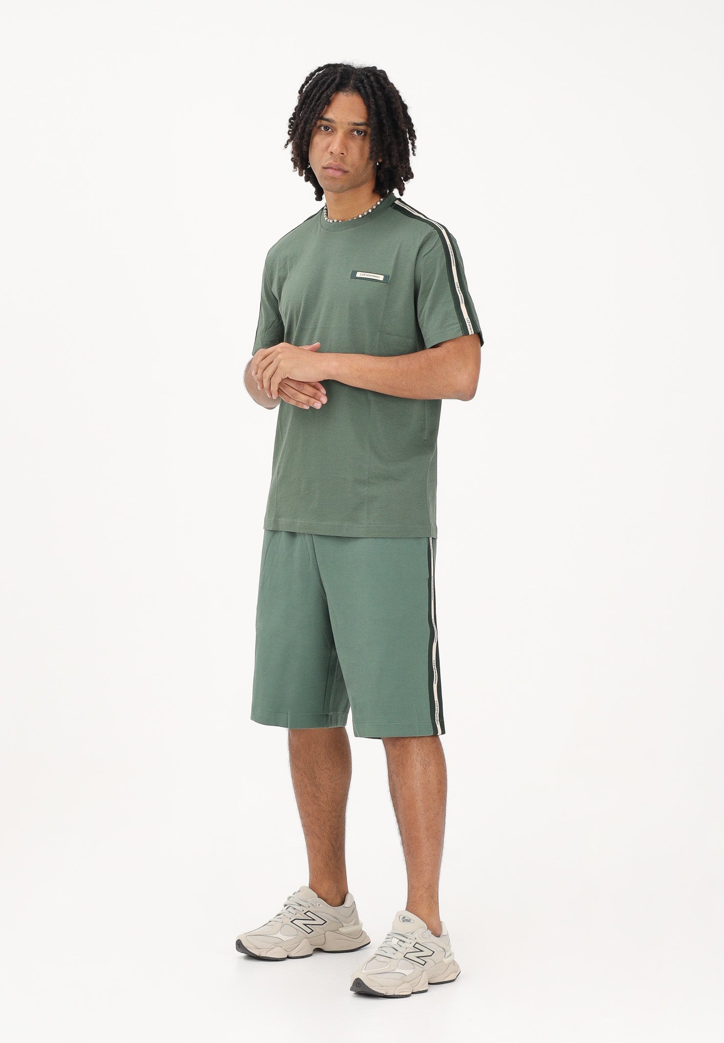 EA7 Shorts sportivo verde salvia da uomo con bande logate laterali 7M001481AF12660 U7260 EA7 