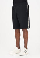 EA7 Shorts sportivo nero da uomo con bande logate laterali 7M001481AF12660 UC001 EA7 