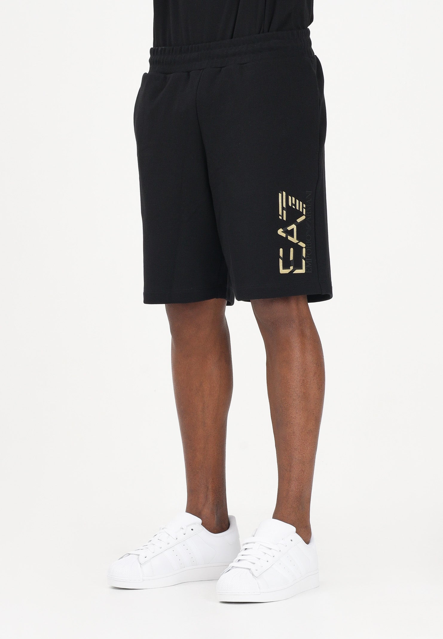 EA7 Shorts sportivo nero da uomo con stampa logo oro 7M001564AF17787 UC001 EA7 
