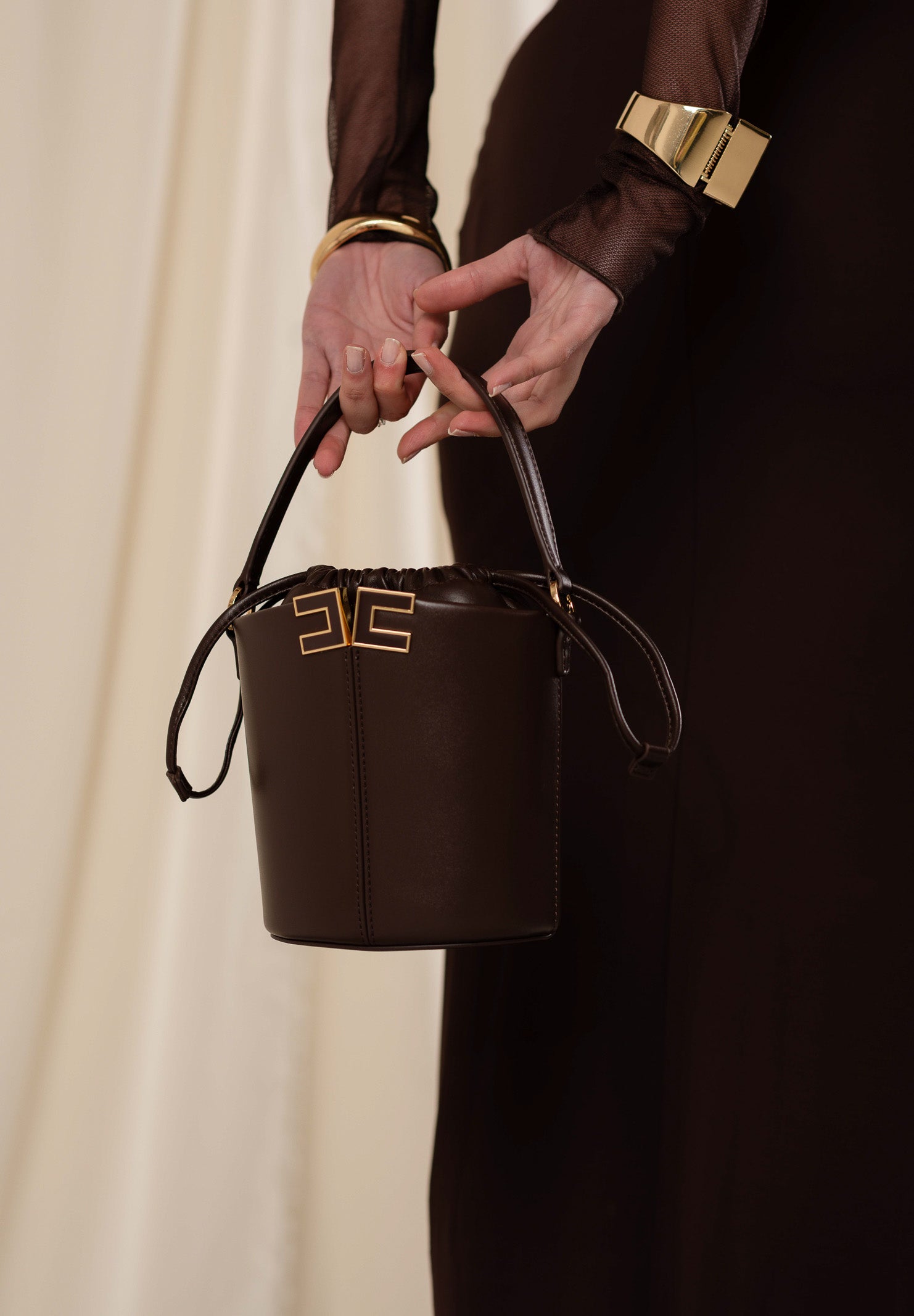 ELISABETTA FRANCHI Borsa a secchiello cacao da donna BS92A61E2 644 ELISABETTA FRANCHI 