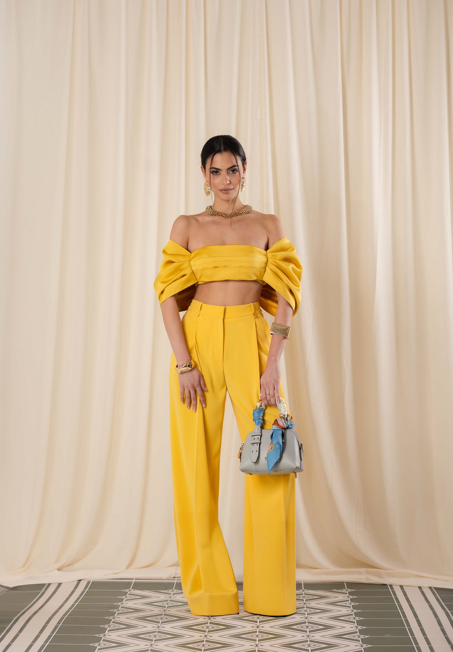 ELISABETTA FRANCHI Pantalone elegante giallo da donna con logo charm PA16761E2 EV4 ELISABETTA FRANCHI 