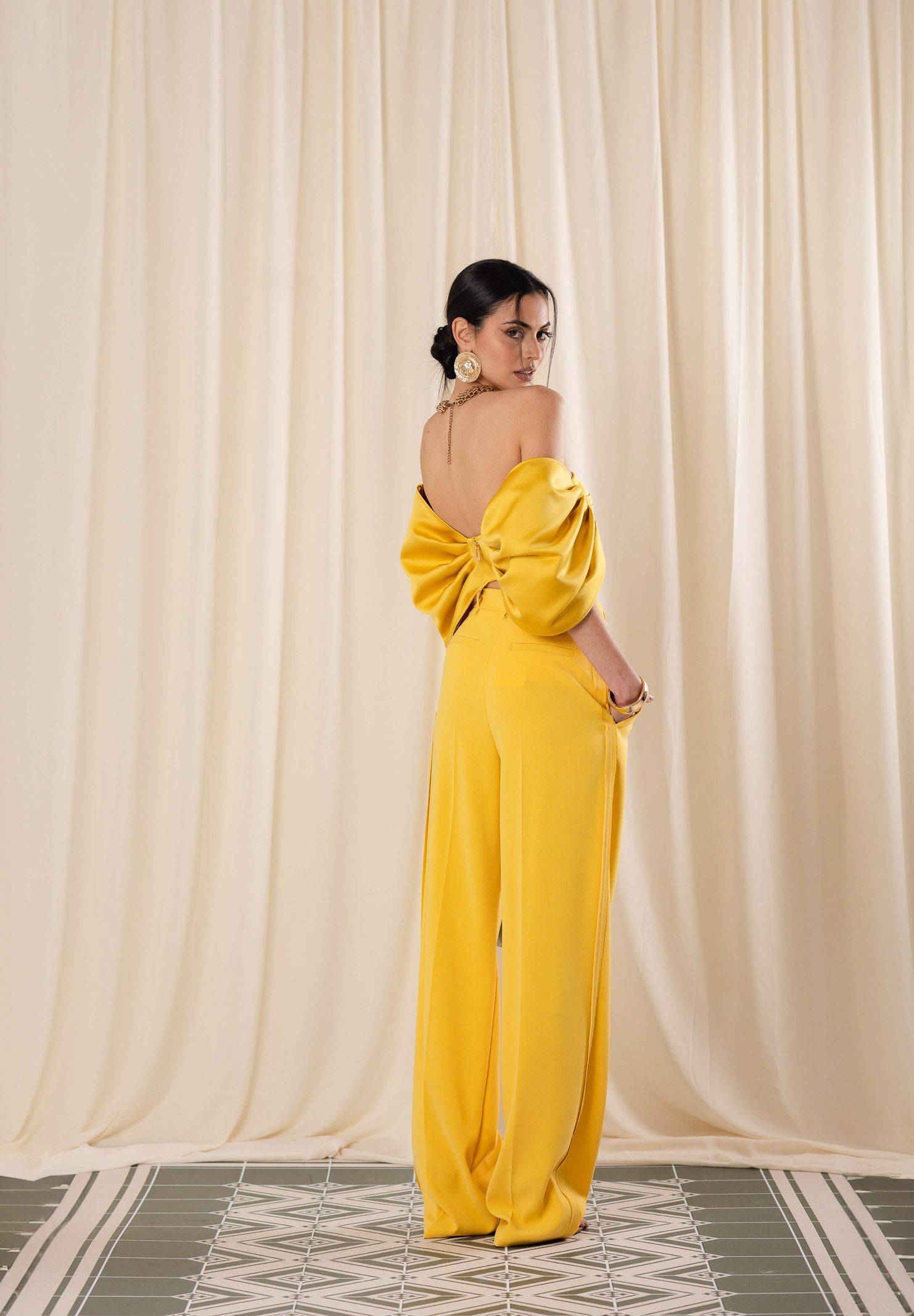 ELISABETTA FRANCHI Pantalone elegante giallo da donna con logo charm PA16761E2 EV4 ELISABETTA FRANCHI 