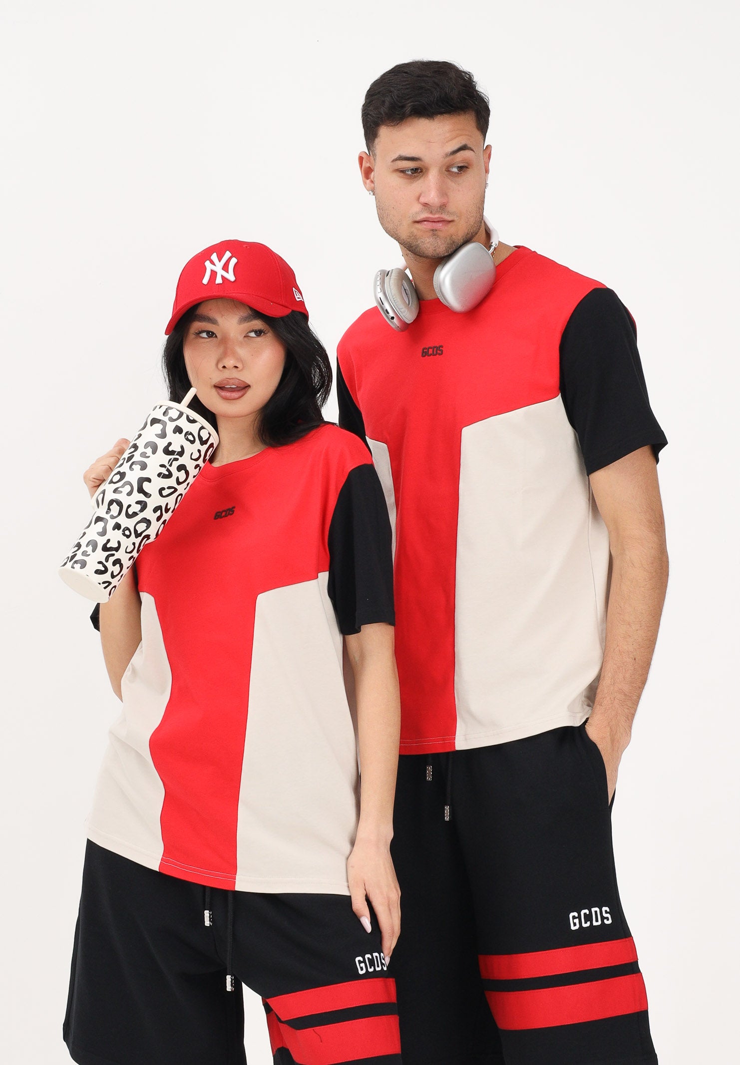 GCDS T-shirt a manica corta multicolore per uomo e donna con motivo color block C1MEQC038J101 436U GCDS 