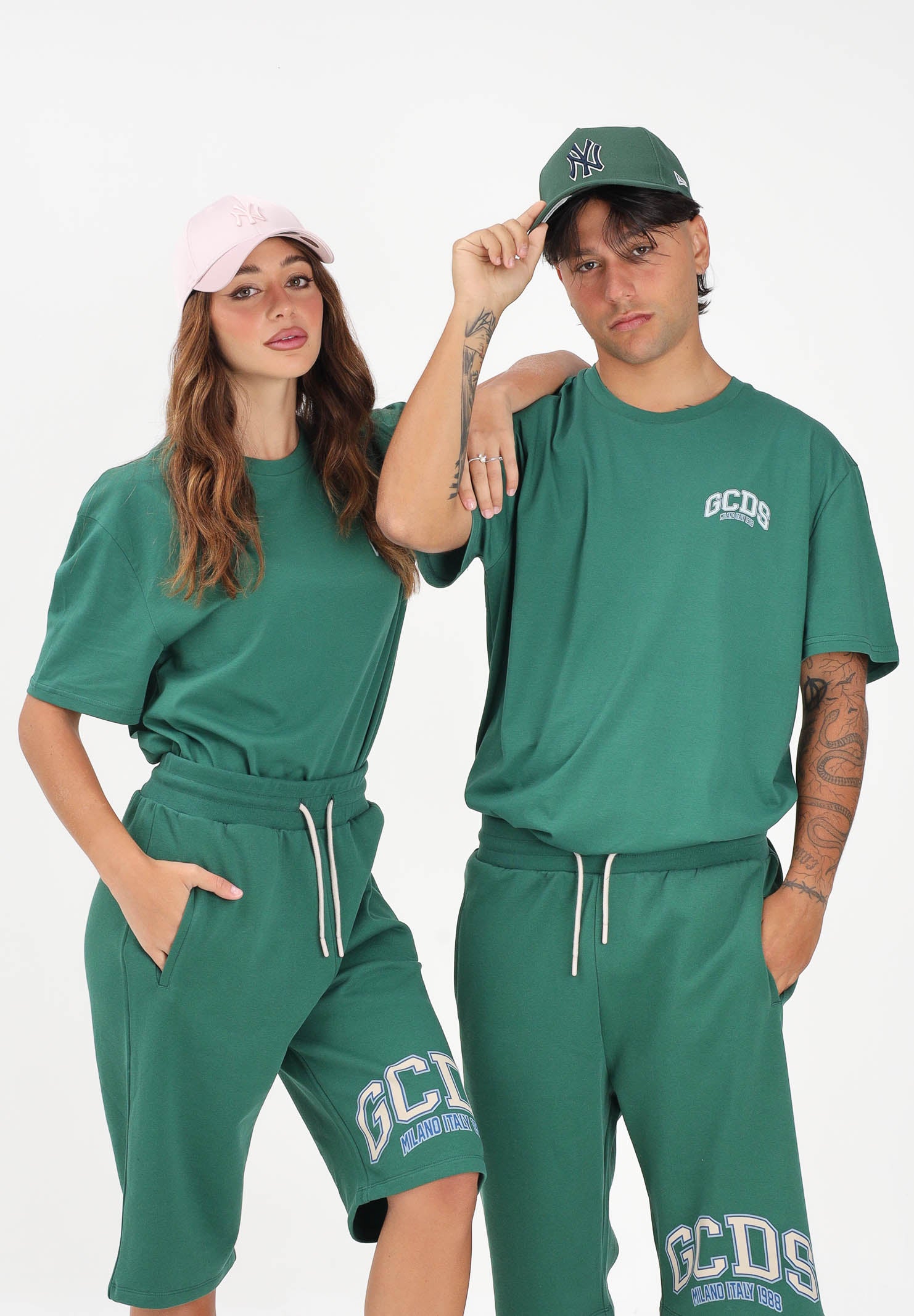 GCDS T-shirt a manica corta verde per uomo e donna con stampa logo C1MEQC041J104 883G GCDS 