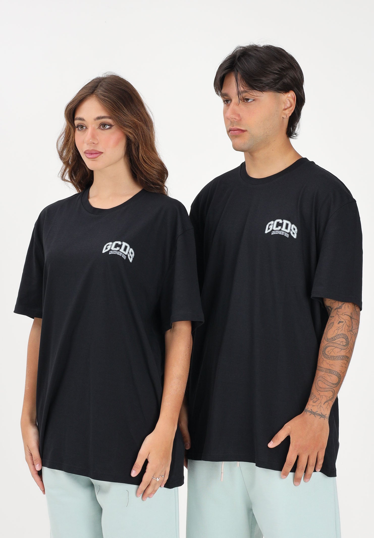 GCDS T-shirt a manica corta nera per uomo e donna con stampa logo C1MEQC041J104 999G GCDS 