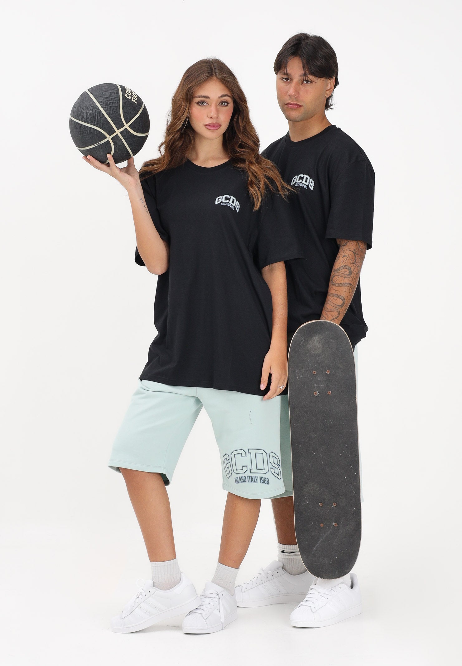GCDS T-shirt a manica corta nera per uomo e donna con stampa logo C1MEQC041J104 999G GCDS 