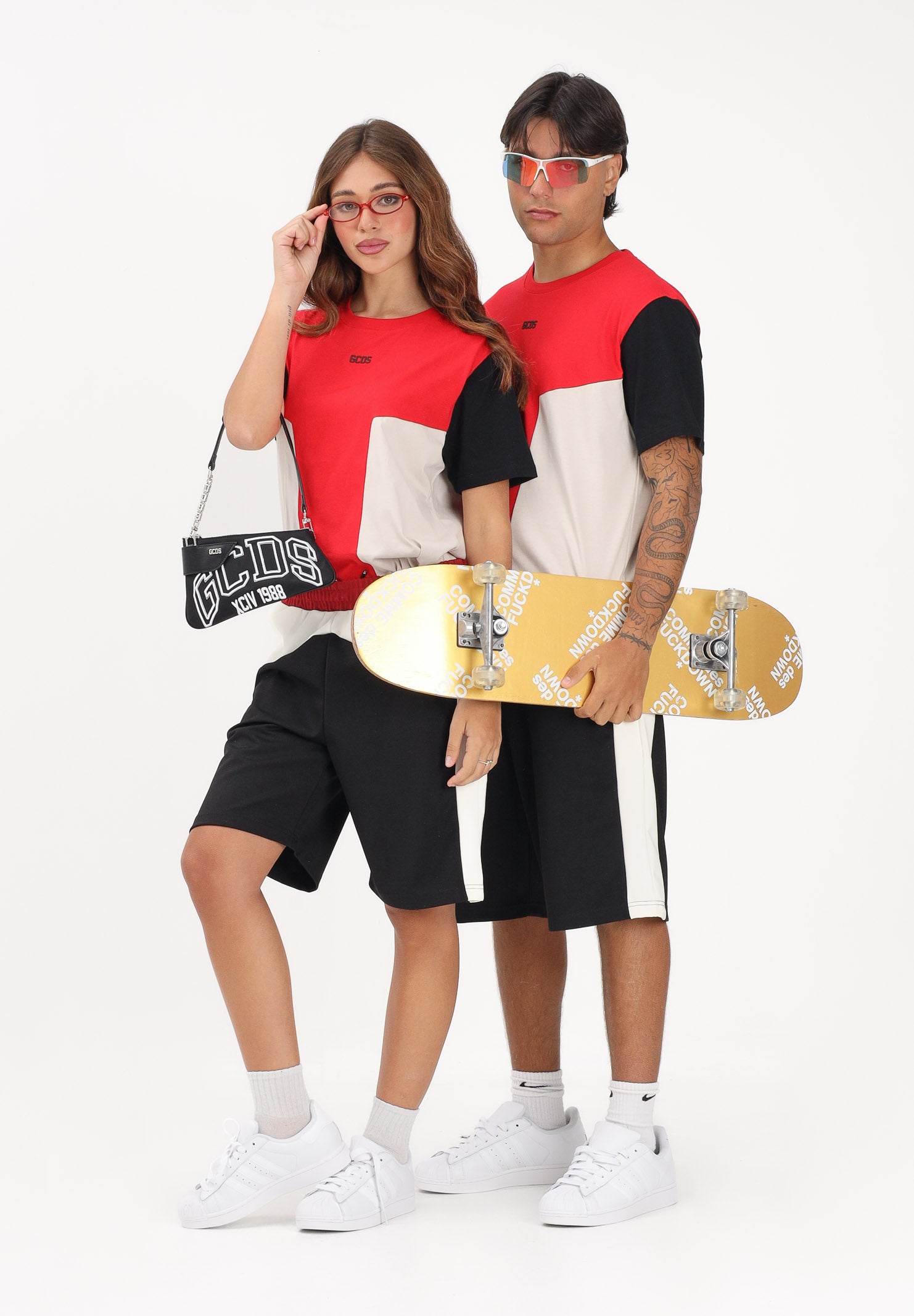 GCDS Shorts sportivo nero per uomo e donna dal design color block C1MEQL215C008 999A GCDS 