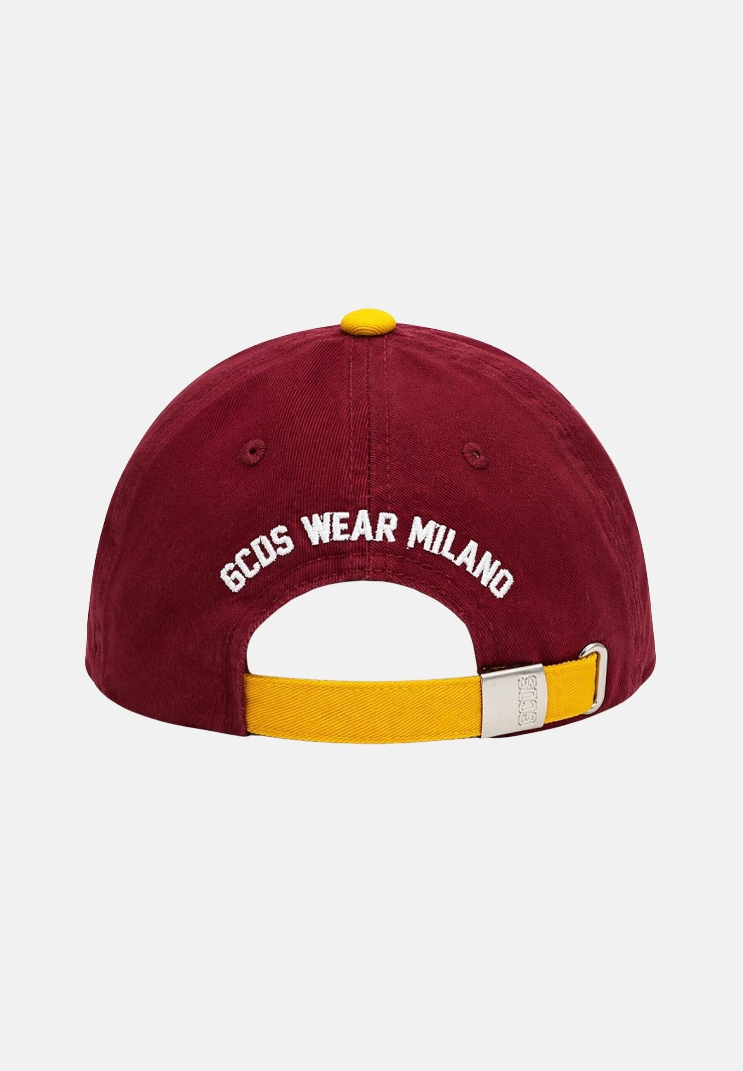 GCDS Cappello con visiera bordeaux e giallo per uomo e donna con logo C1UJQN713T800 468Y GCDS 