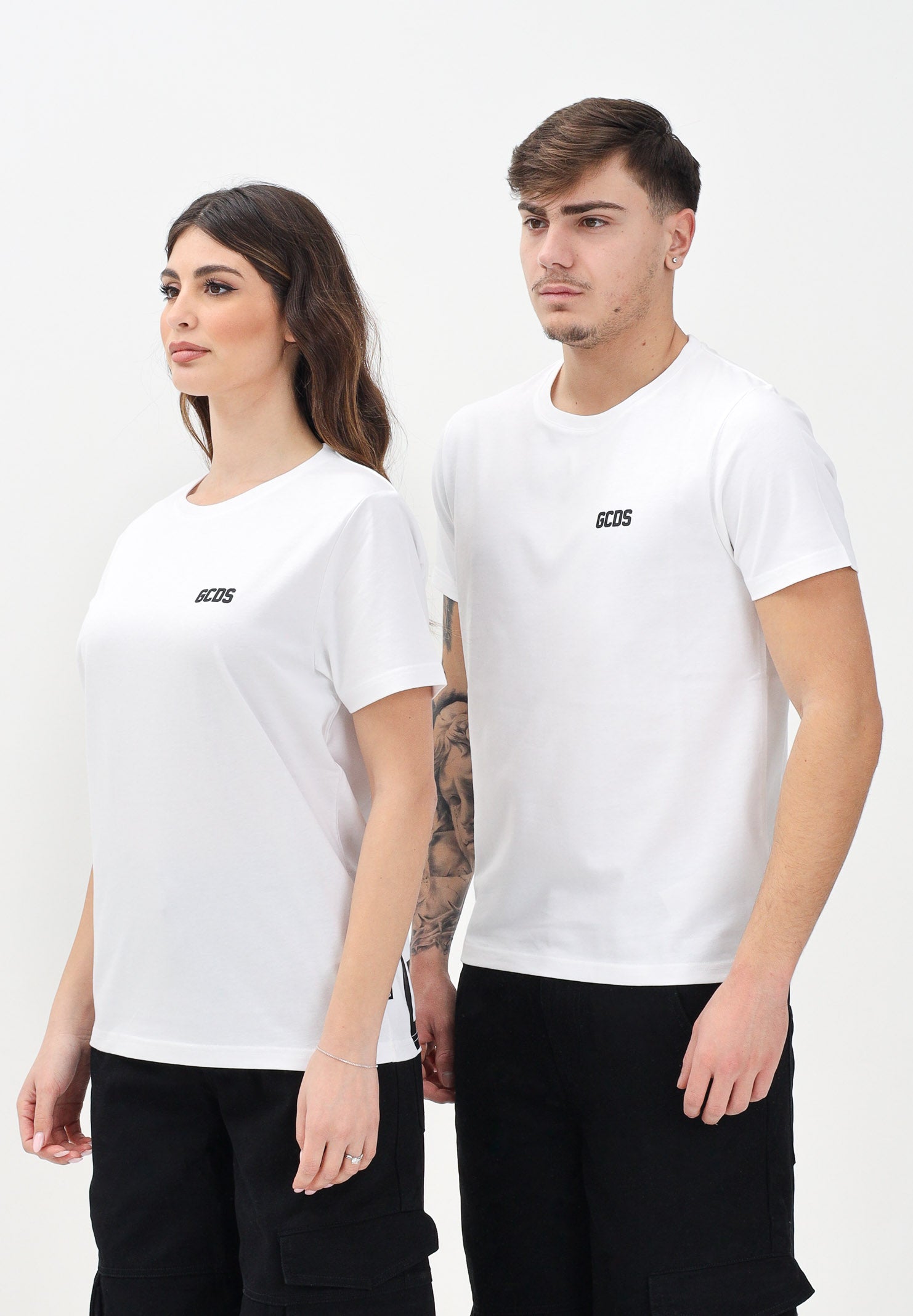 GCDS T-shirt a manica corta bianca per uomo e donna con logo sul retro Z0MLQC101J023 100B GCDS 