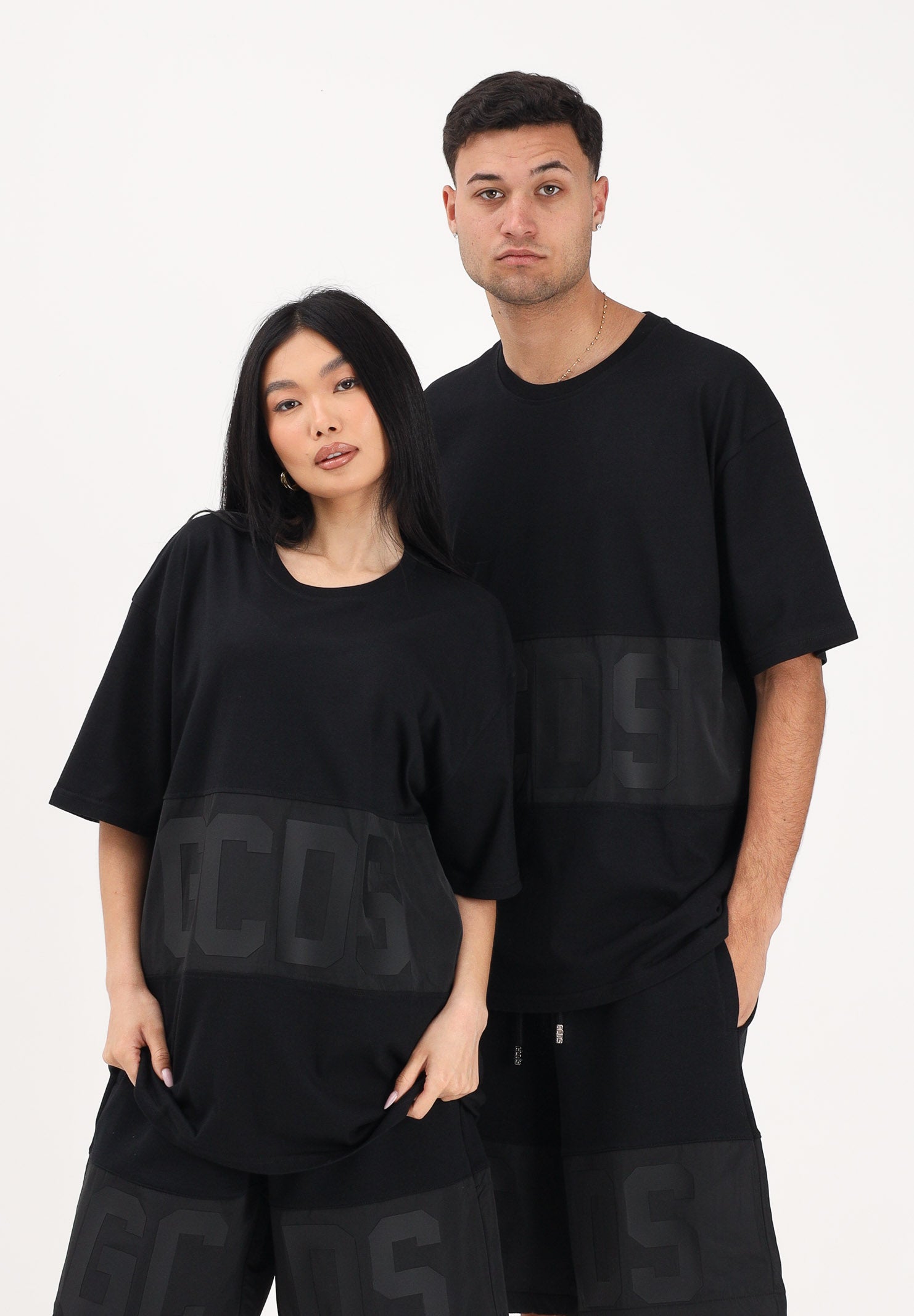 GCDS T-shirt a manica corta nera per uomo e donna con logo Z0MLQC109J101 999B GCDS 