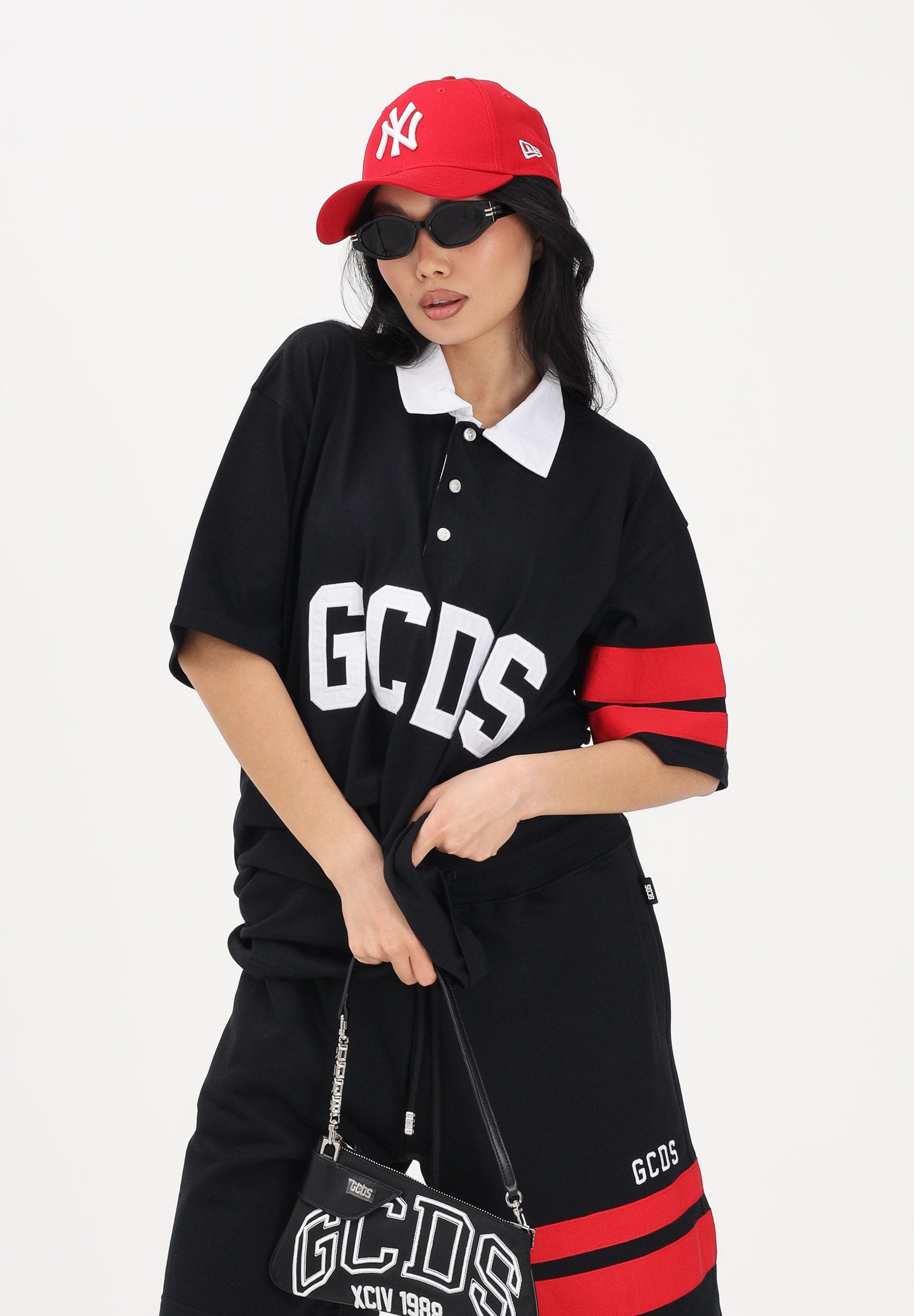 GCDS Polo a manica corta nera per uomo e donna con logo Z0MLQD107J101 999R GCDS 
