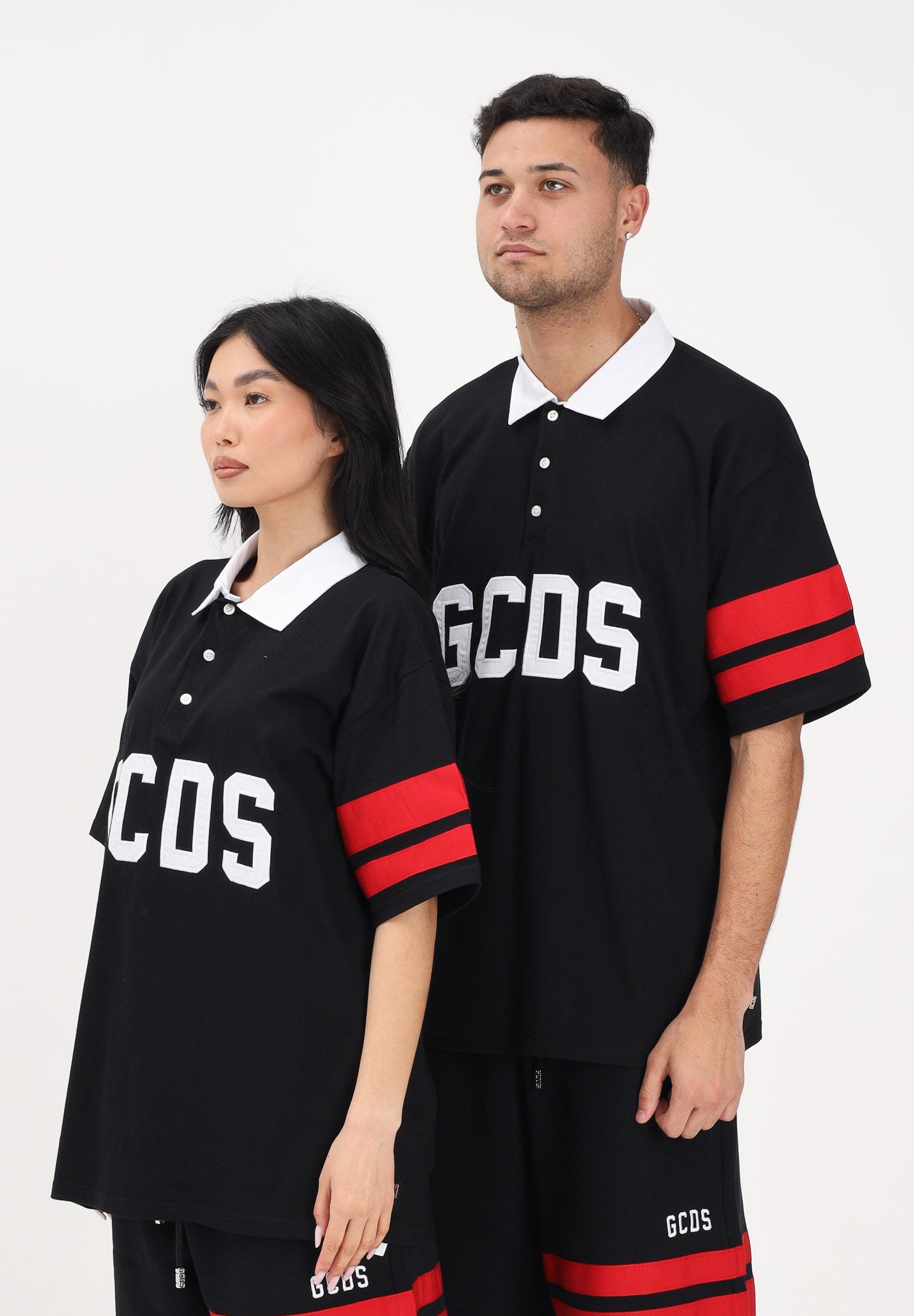 GCDS Polo a manica corta nera per uomo e donna con logo Z0MLQD107J101 999R GCDS 