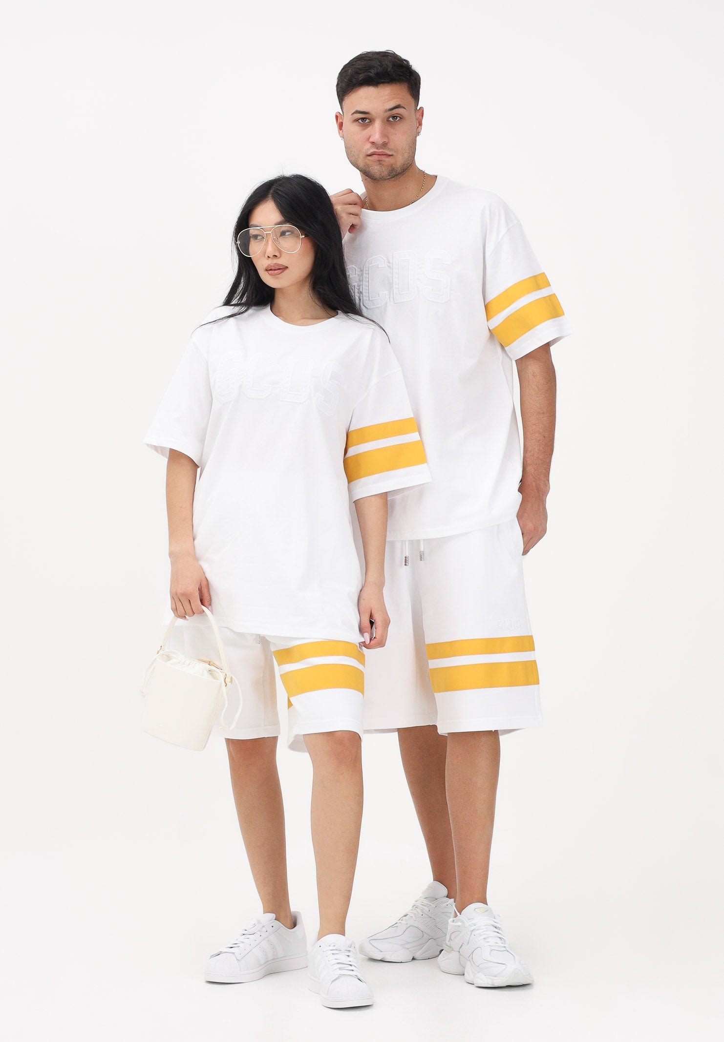GCDS Shorts sportivo bianco per uomo e donna con dettagli a contrasto Z0MLQL229F004 100Y GCDS 