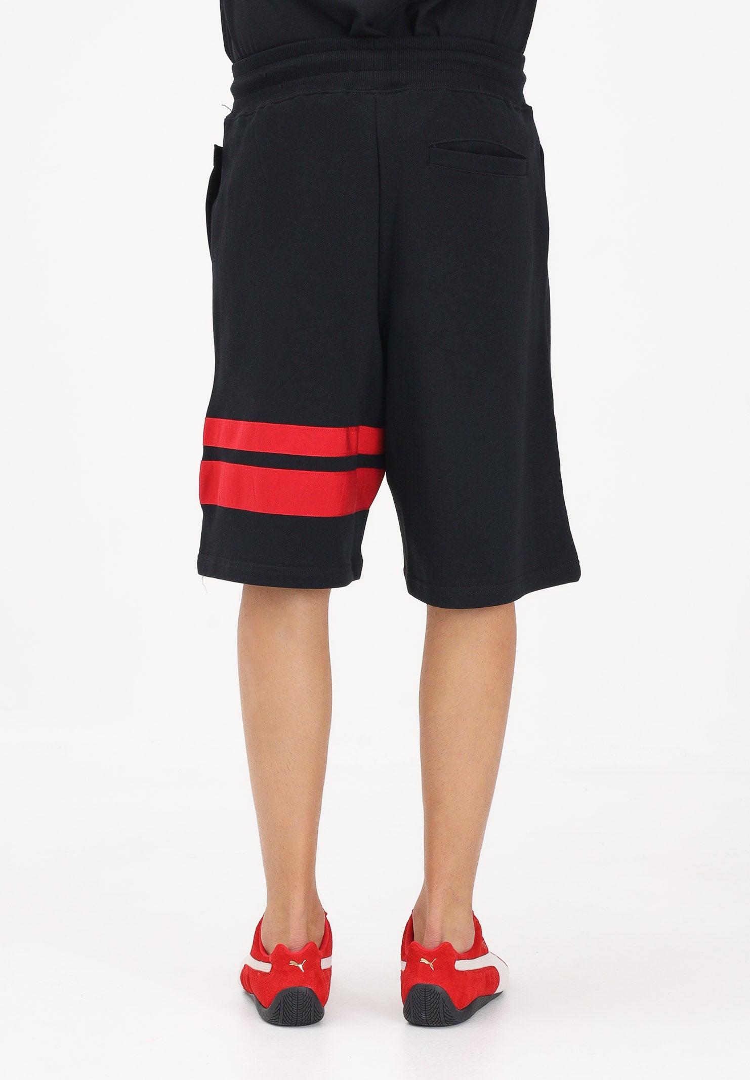 GCDS Shorts sportivo nero per uomo e donna con dettagli a contrasto Z0MLQL229F004 999R GCDS 