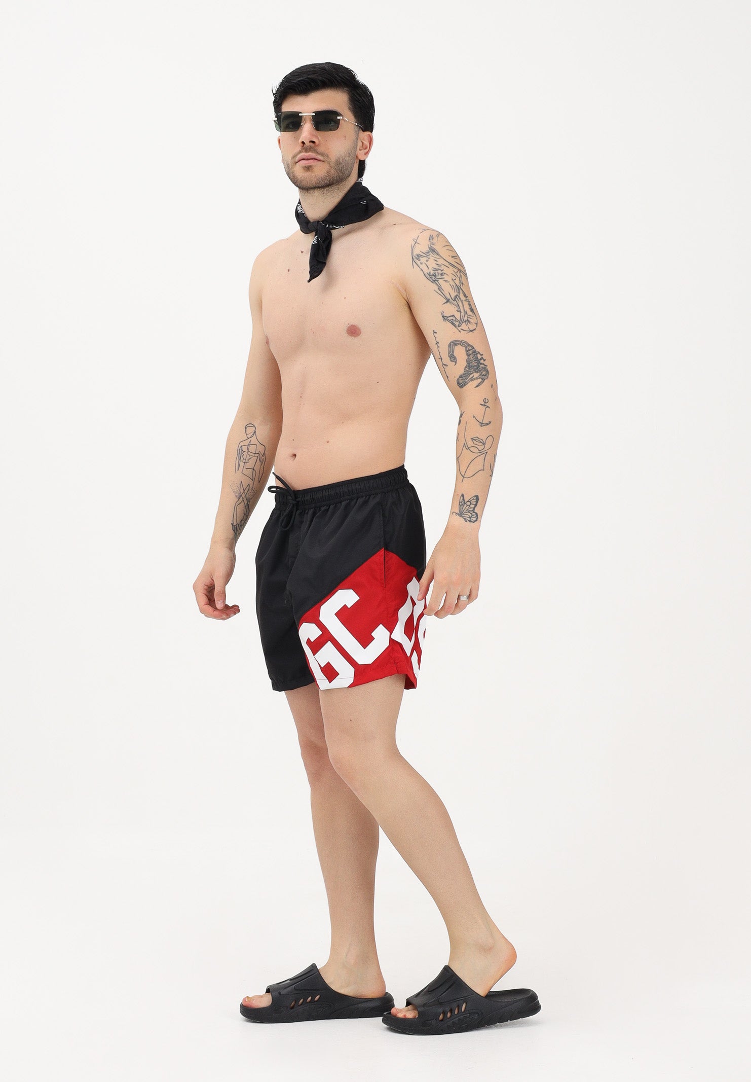 GCDS Shorts mare nero e rosso da uomo con stampa logo Z0MLQS254T016 999R GCDS 
