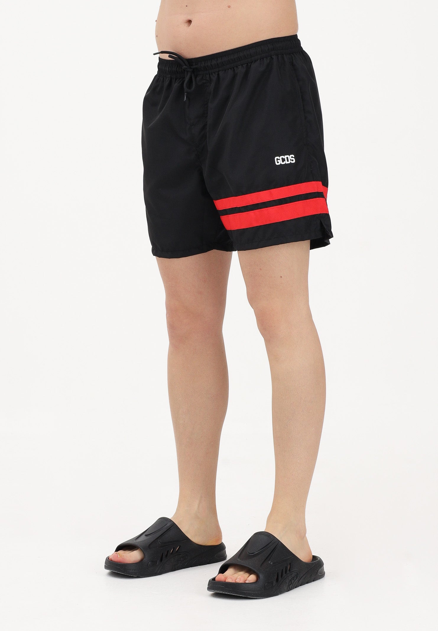 GCDS Shorts mare nero da uomo con bande rosse e logo Z0MLQS329T074 999R GCDS 