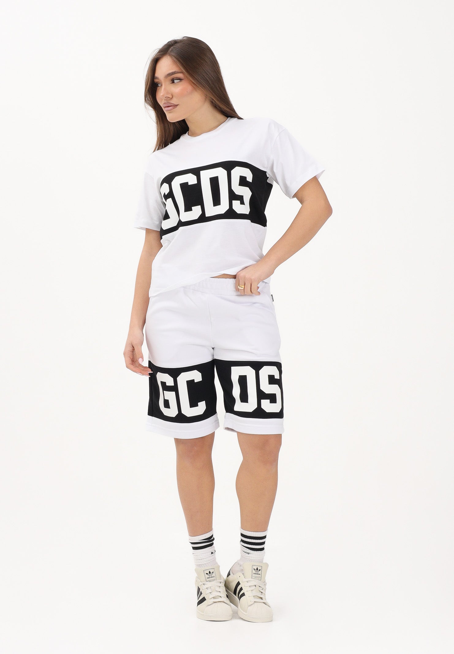 GCDS Shorts sportivo bianco per donna, ragazzi e bambini con stampa logo Z0UJQL589F004 100B GCDS 