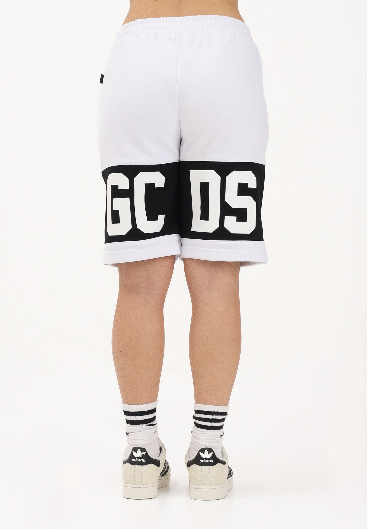 GCDS Shorts sportivo bianco per donna, ragazzi e bambini con stampa logo Z0UJQL589F004 100B GCDS 