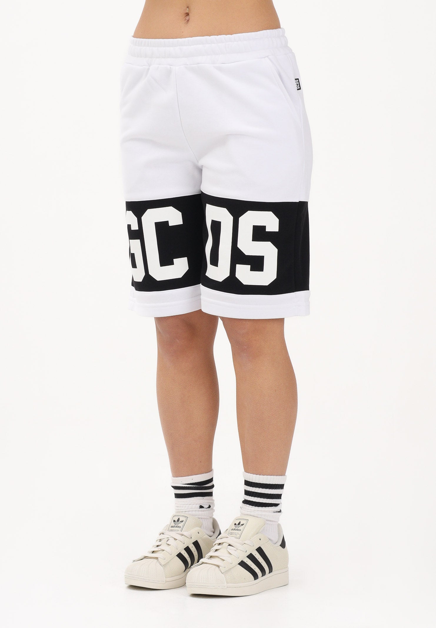 GCDS Shorts sportivo bianco per donna, ragazzi e bambini con stampa logo Z0UJQL589F004 100B GCDS 