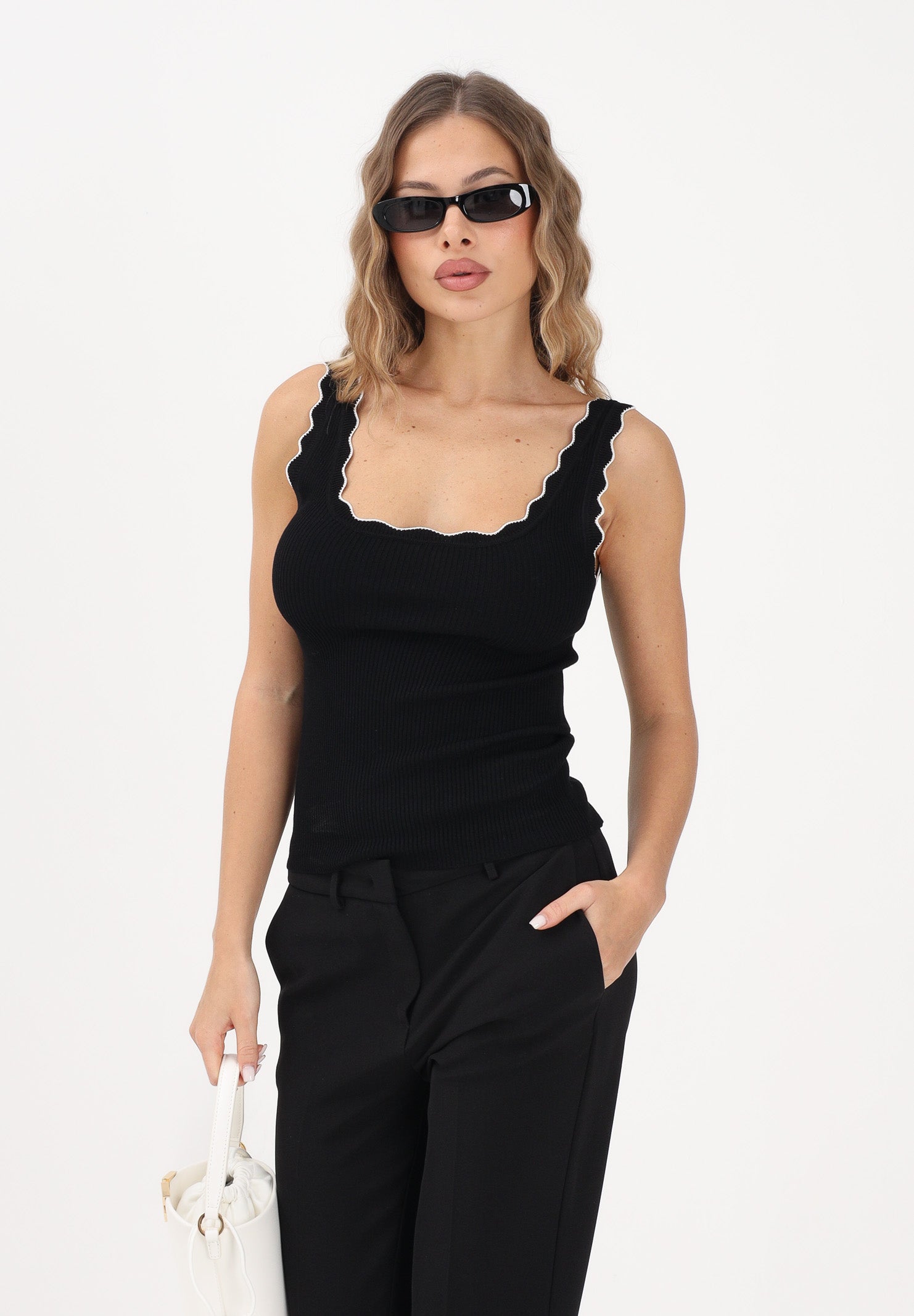 JDY Canotta nera da donna con bordi scallopati 15290585 BLCL JDY 