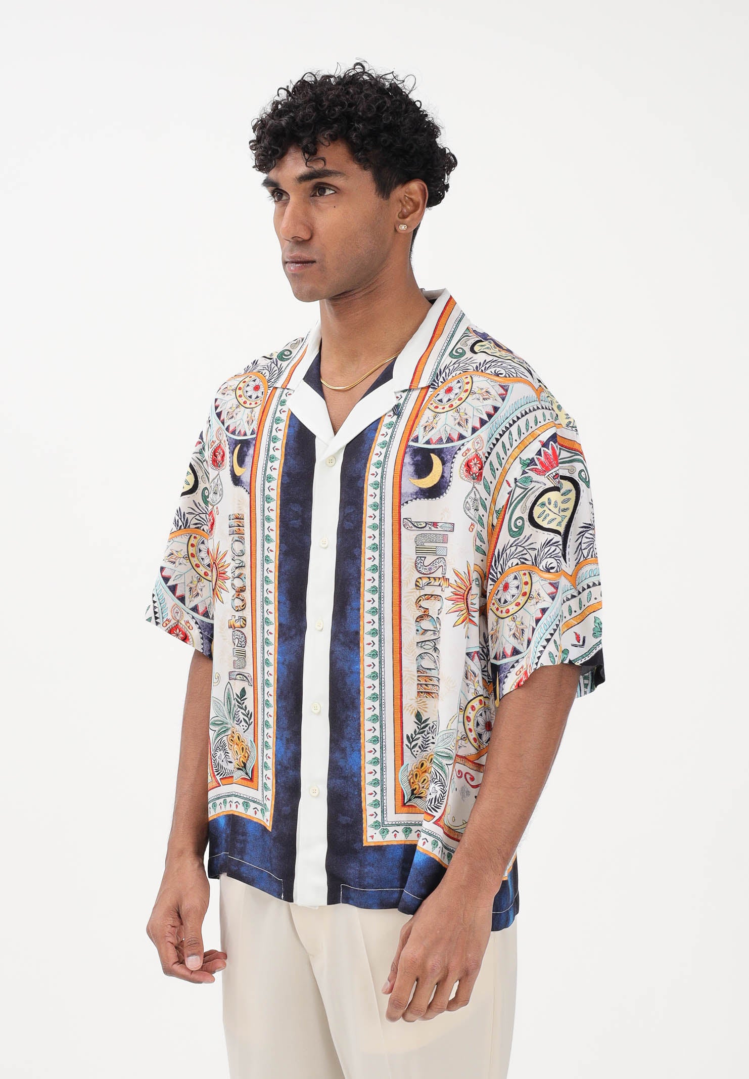 JUST CAVALLI Camicia a manica corta bianca da uomo con stampa grafica multicolor 80OALF04CNF05 004 JUST CAVALLI 