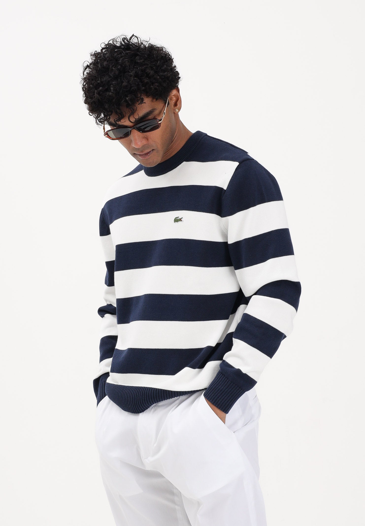 LACOSTE Maglioncino girocollo bianco e blu da uomo con motivo a righe vistose AH0608 HHW LACOSTE 