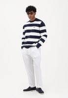 LACOSTE Maglioncino girocollo bianco e blu da uomo con motivo a righe vistose AH0608 HHW LACOSTE 
