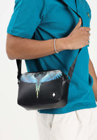 MARCELO BURLON COUNTY OF MILAN Borsa a tracolla nera per uomo e donna con stampa ali COMAS2603530895 . MARCELO BURLON COUNTY OF MILAN 