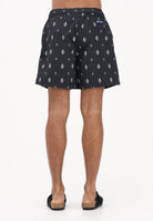 MARCELO BURLON COUNTY OF MILAN Shorts mare nero da uomo con stampa COMAS2606330888 . MARCELO BURLON COUNTY OF MILAN 
