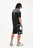 MARCELO BURLON COUNTY OF MILAN Shorts sportivo nero da uomo con stampa laterale S6CMMABE097 110 MARCELO BURLON COUNTY OF MILAN 