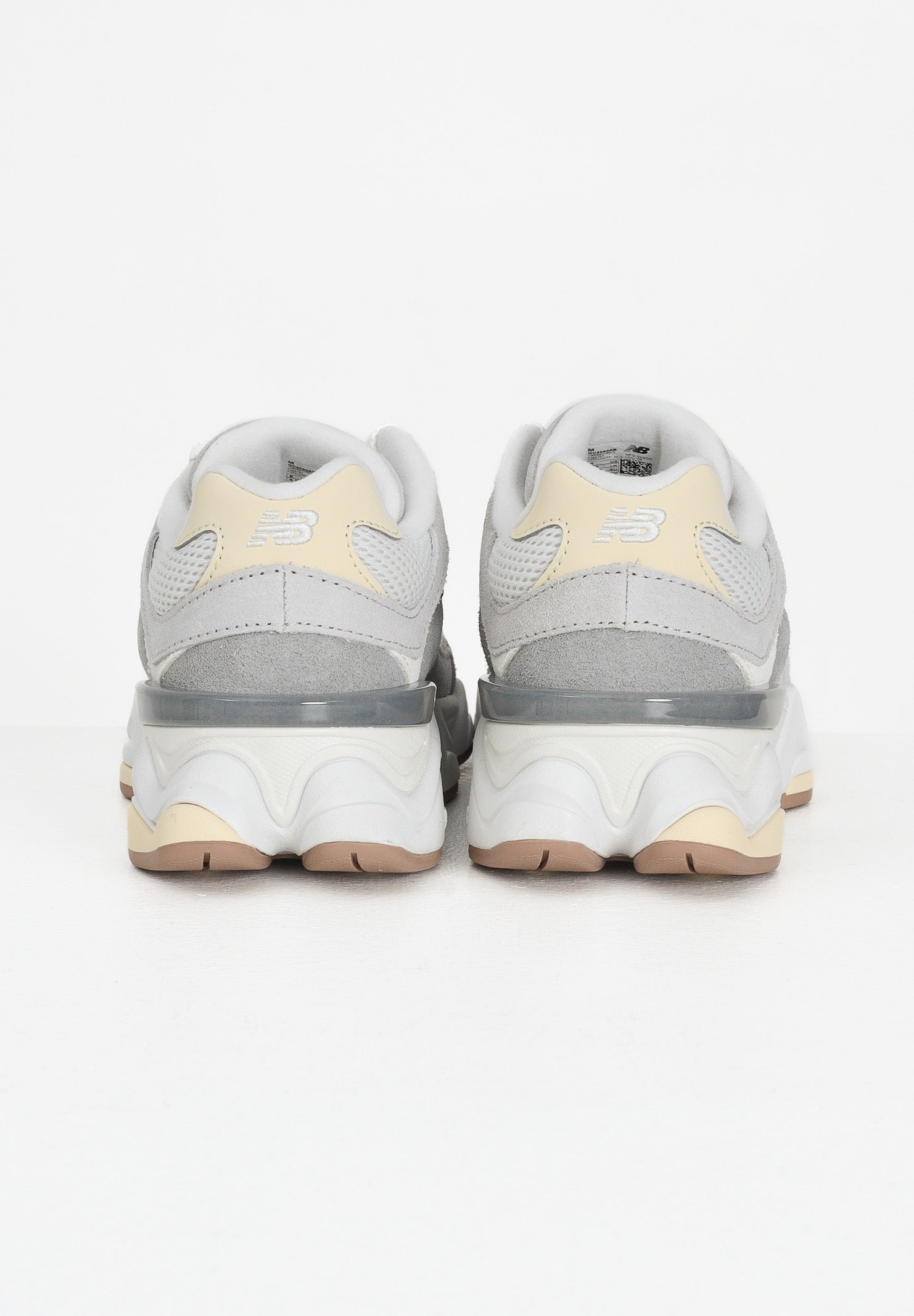 NEW BALANCE Sneakers 9060 grigie per uomo e donna GC9060AB . NEW BALANCE 