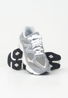 NEW BALANCE Sneakers 9060 grigie per uomo e donna GC9060BA . NEW BALANCE 