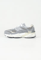 NEW BALANCE Sneakers 9060 grigie per uomo e donna GC9060BA . NEW BALANCE 