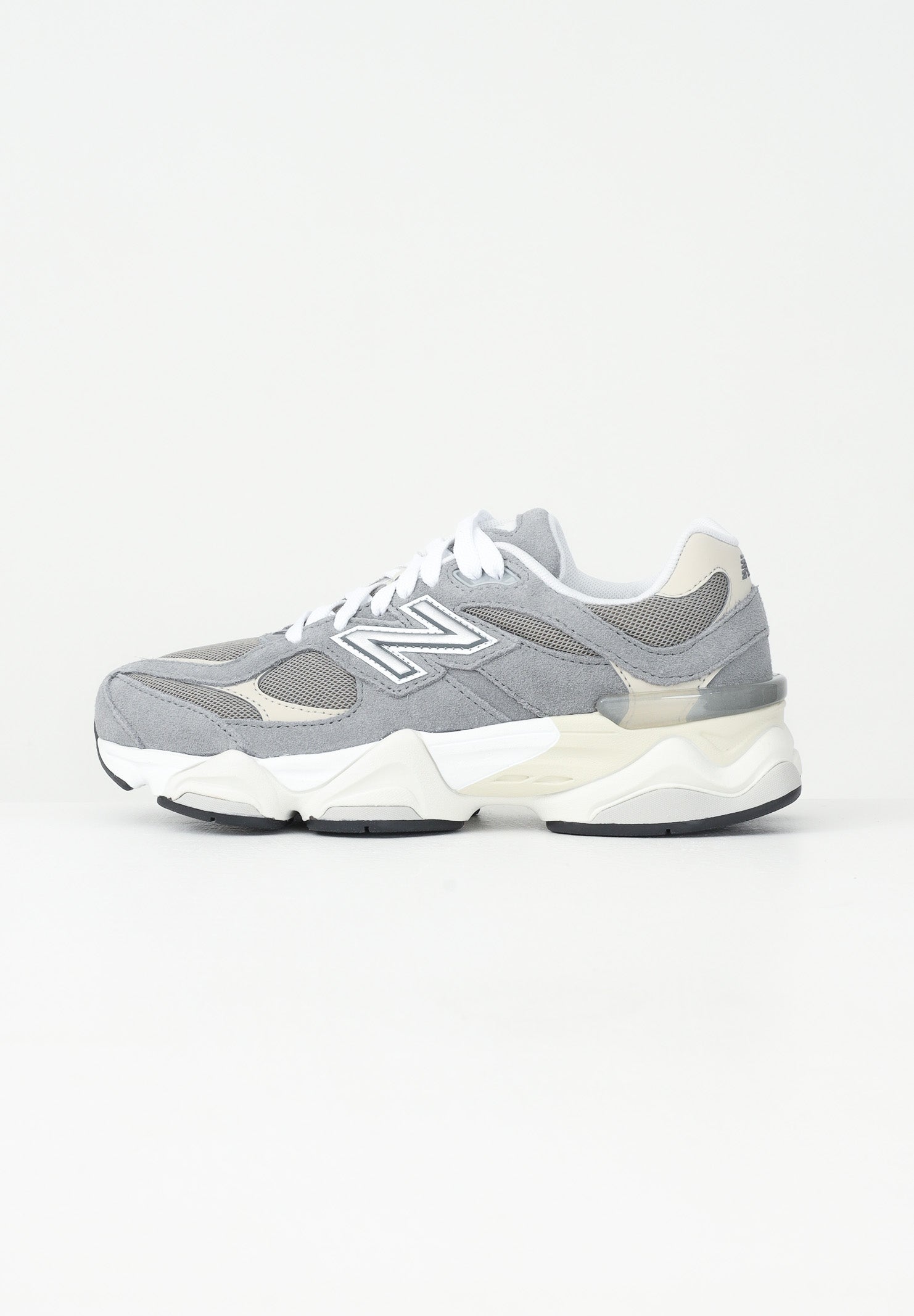 NEW BALANCE Sneakers 9060 grigie per uomo e donna GC9060BA . NEW BALANCE 