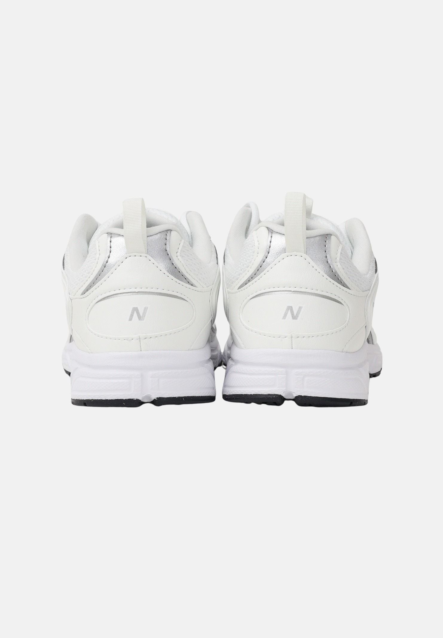 NEW BALANCE Sneakers 408 bianche e argento da uomo ML408W . NEW BALANCE 