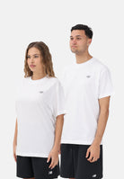 NEW BALANCE T-shirt a manica corta Sport Essentials bianca per uomo e donna MT41509WT . NEW BALANCE 