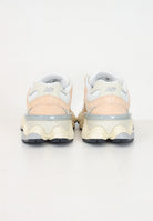 NEW BALANCE Sneakers 9060 salmone da uomo U9060WNA . NEW BALANCE 