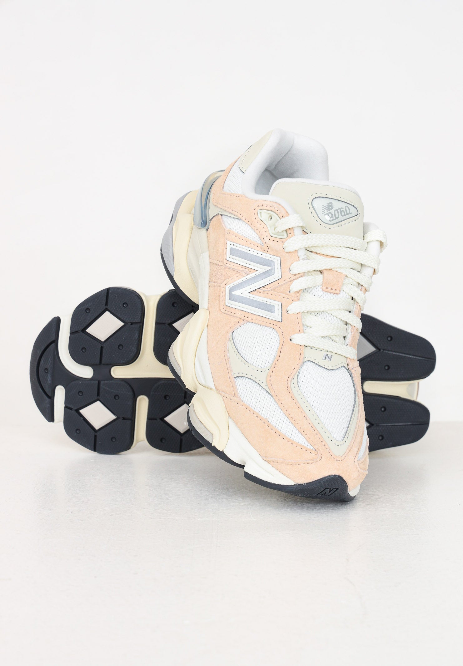 NEW BALANCE Sneakers 9060 salmone da uomo U9060WNA . NEW BALANCE 