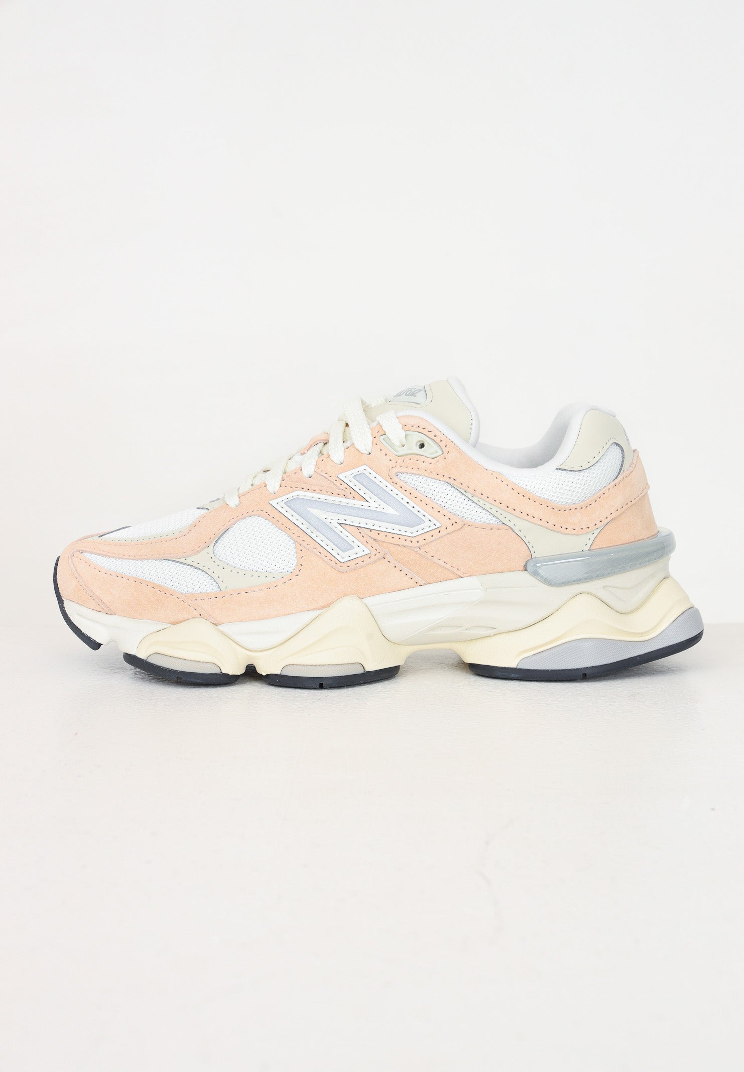 NEW BALANCE Sneakers 9060 salmone da uomo U9060WNA . NEW BALANCE 