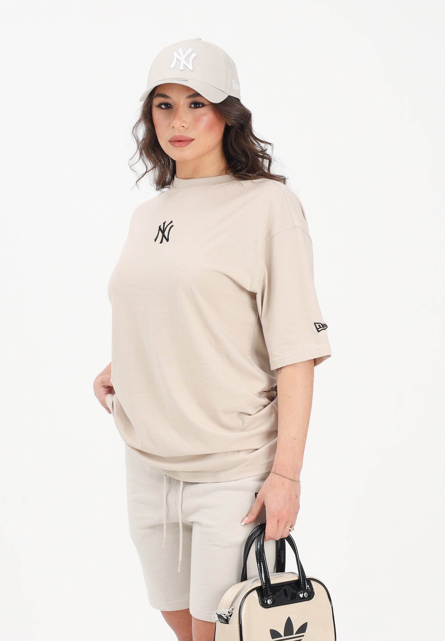 NEW ERA T-shirt a manica corta beige per uomo e donna con logo 60675747 . NEW ERA 