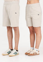 NEW ERA Shorts sportivo New York Yankees MLB League Essential beige per uomo e donna 60675755 . NEW ERA 