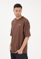NEW ERA T-shirt a manica corta Oversized New Era Pinstripe marrone per uomo e donna 60771549 . NEW ERA 