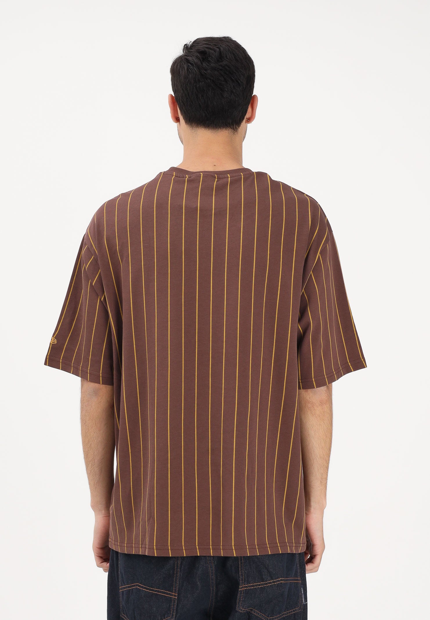 NEW ERA T-shirt a manica corta Oversized New Era Pinstripe marrone per uomo e donna 60771549 . NEW ERA 